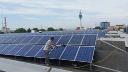 Mentenanță și spălare panouri fotovoltaice